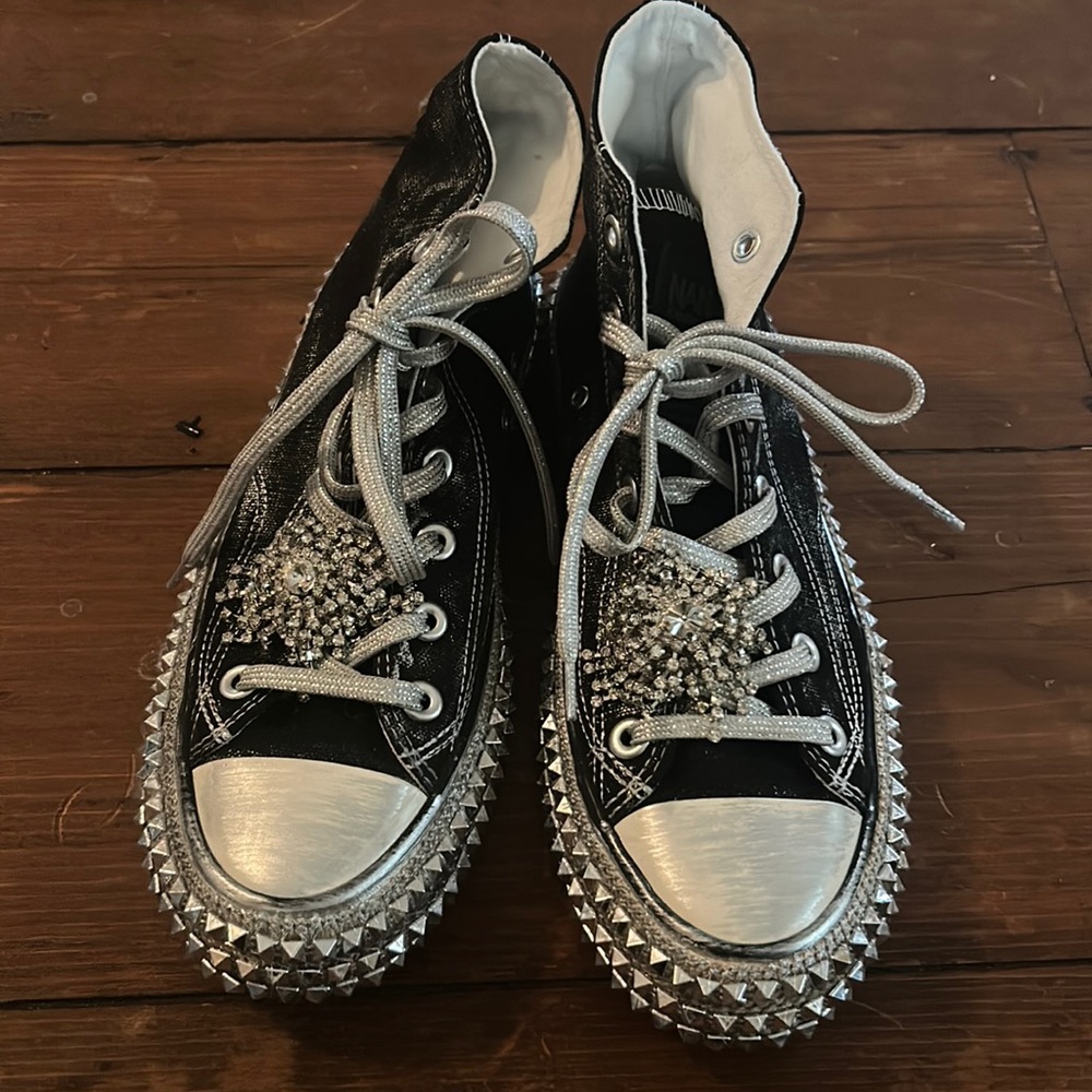 Brand New. NanKu sneakers size 39